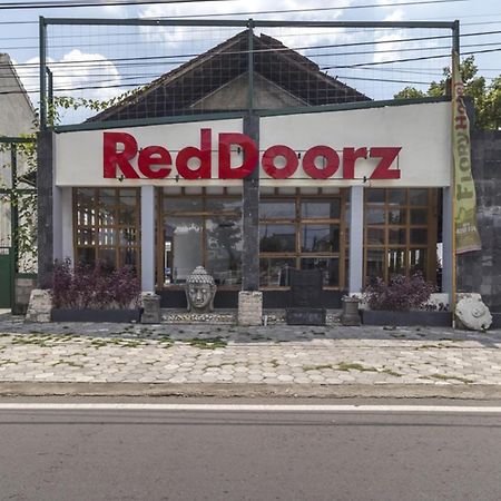 Reddoorz Plus @ Flory Hotel 日惹 外观 照片