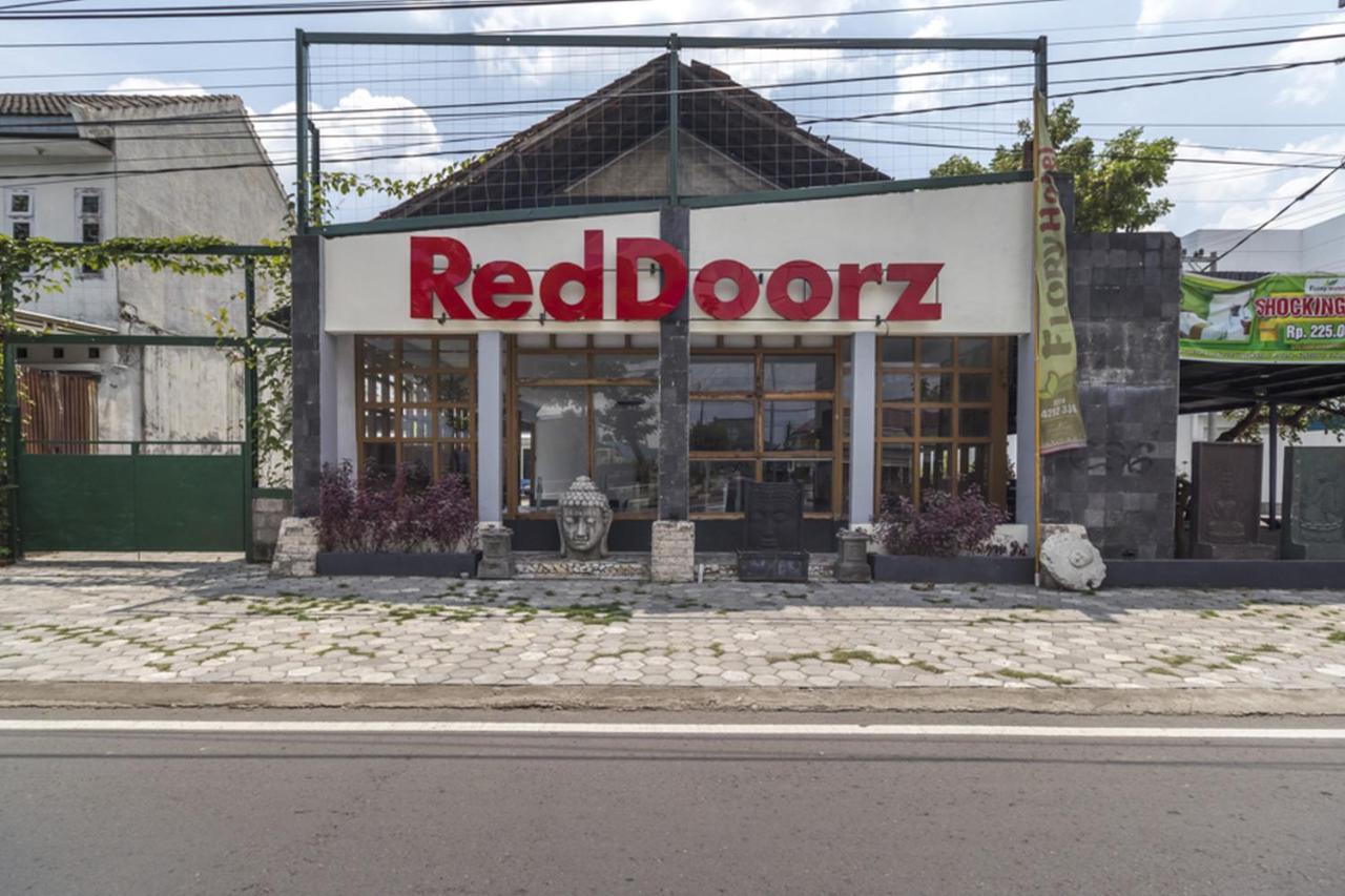 Reddoorz Plus @ Flory Hotel 日惹 外观 照片