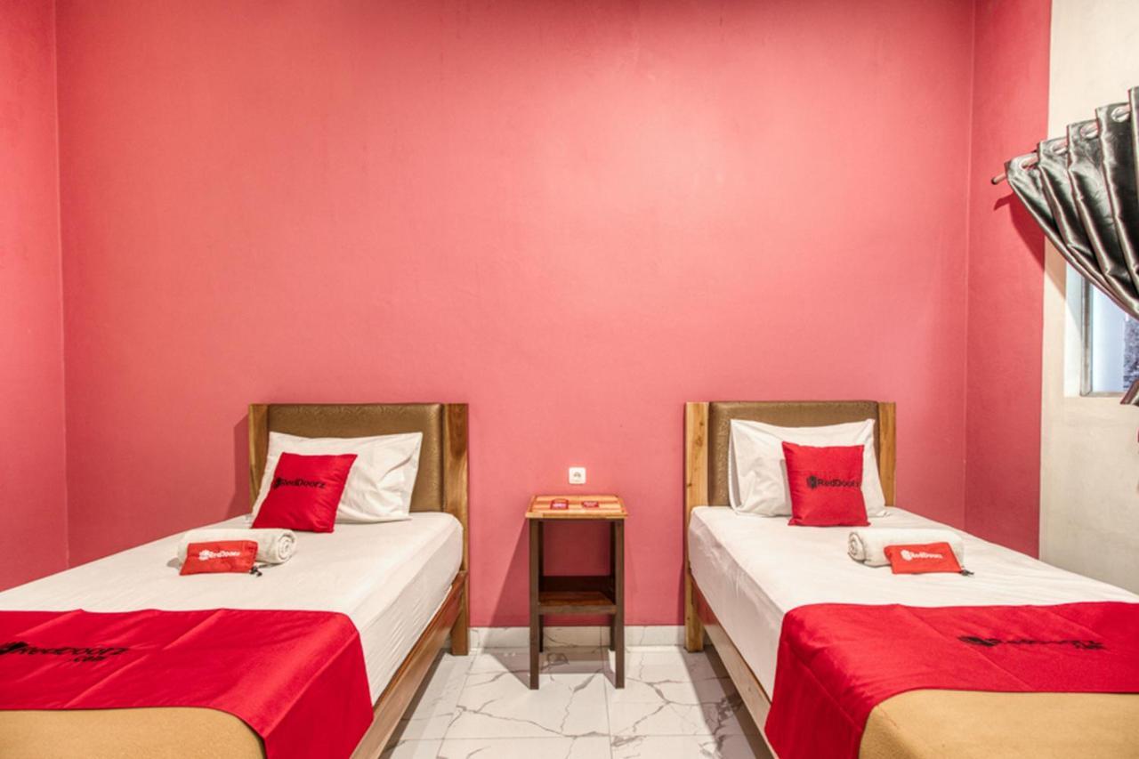 Reddoorz Plus @ Flory Hotel 日惹 外观 照片