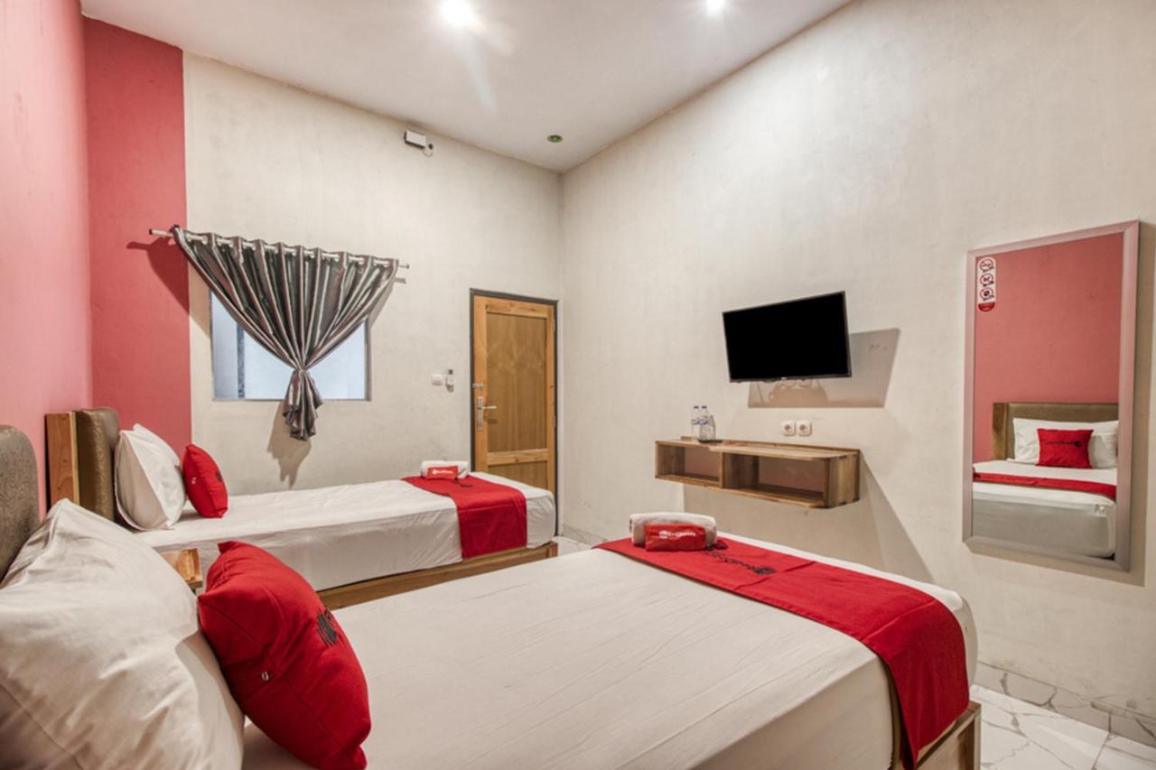 Reddoorz Plus @ Flory Hotel 日惹 外观 照片